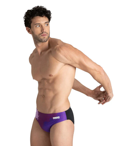 ARENA Men's Spraypaint MaxLife Brief Swimsuit