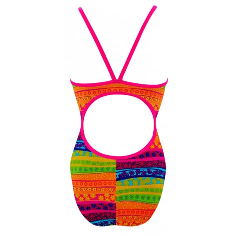 https://web.metroswimshop.com/images/FIN_7888Y_352.jpg